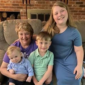 Meet your Posher, Gloria